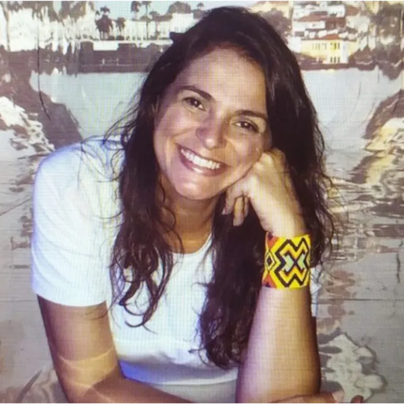 Viviane de Paula Sampaio