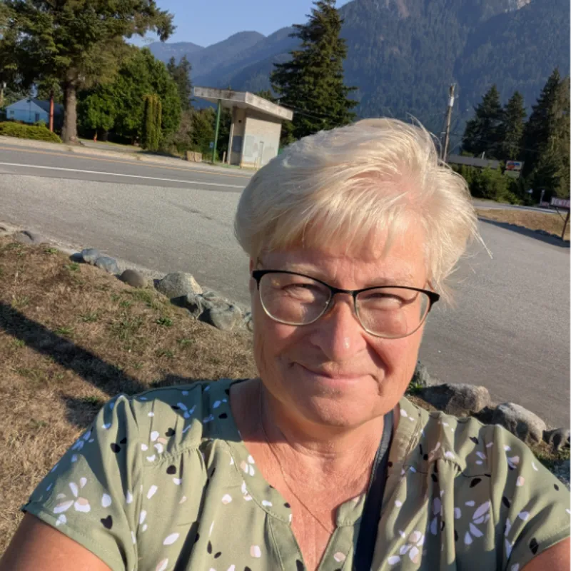 Deanne dlmetzloff@yahoo.ca