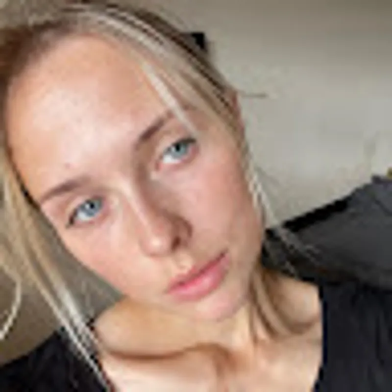 Альона Івашина